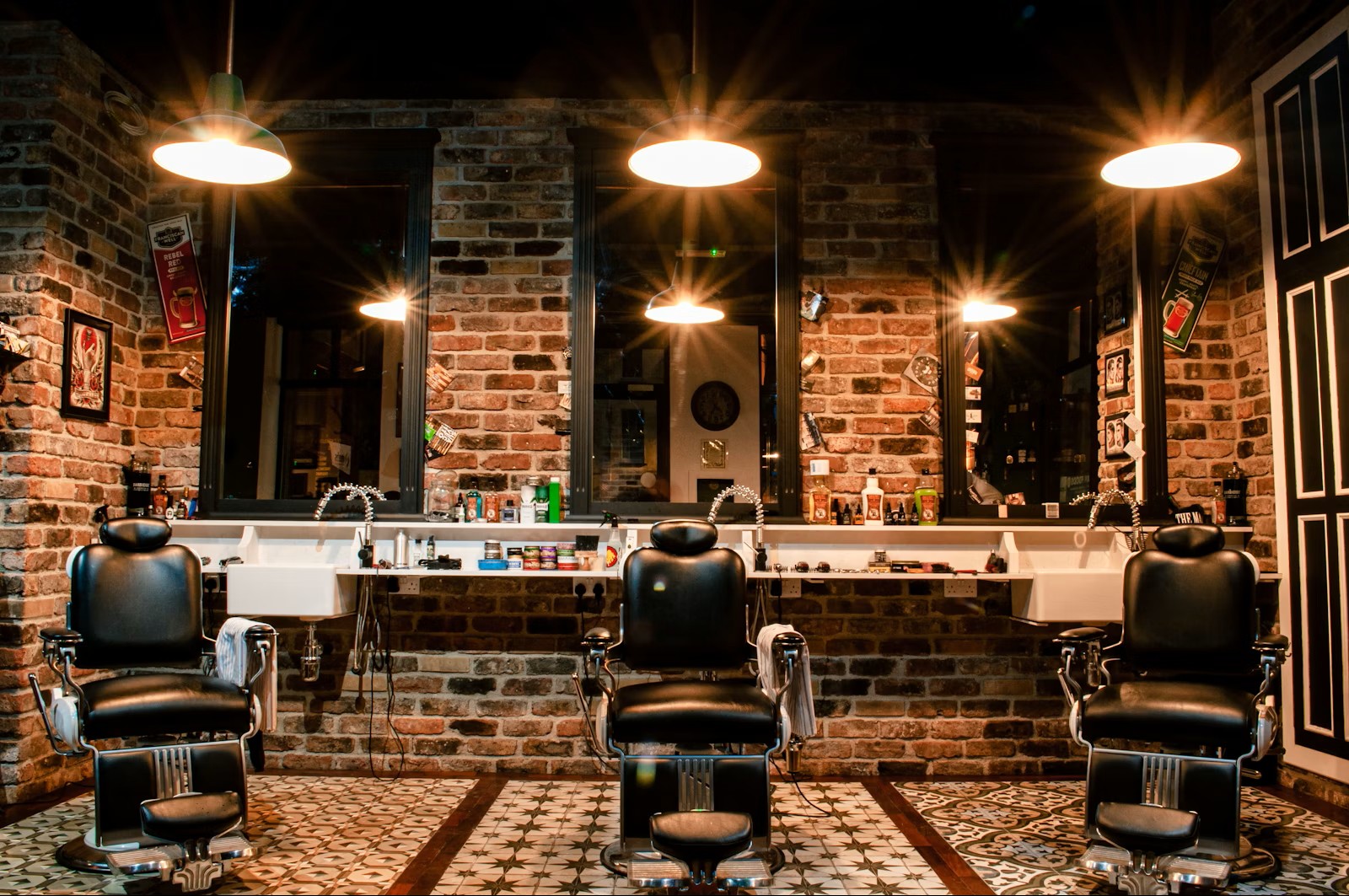 BARBERS STUDIO interior